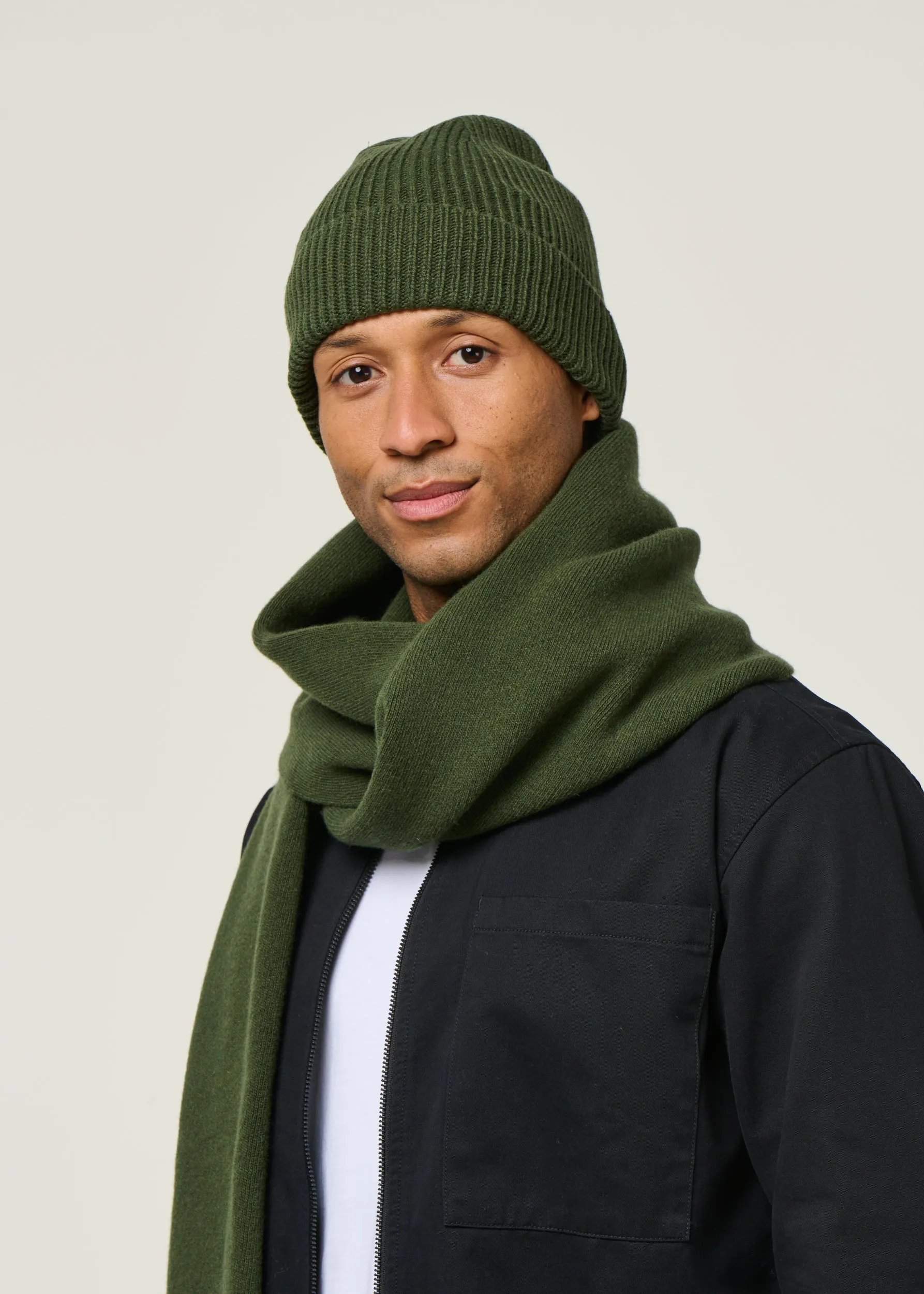 Bonnet en laine mérinos recyclée | olive, WeDressFair, photo 5