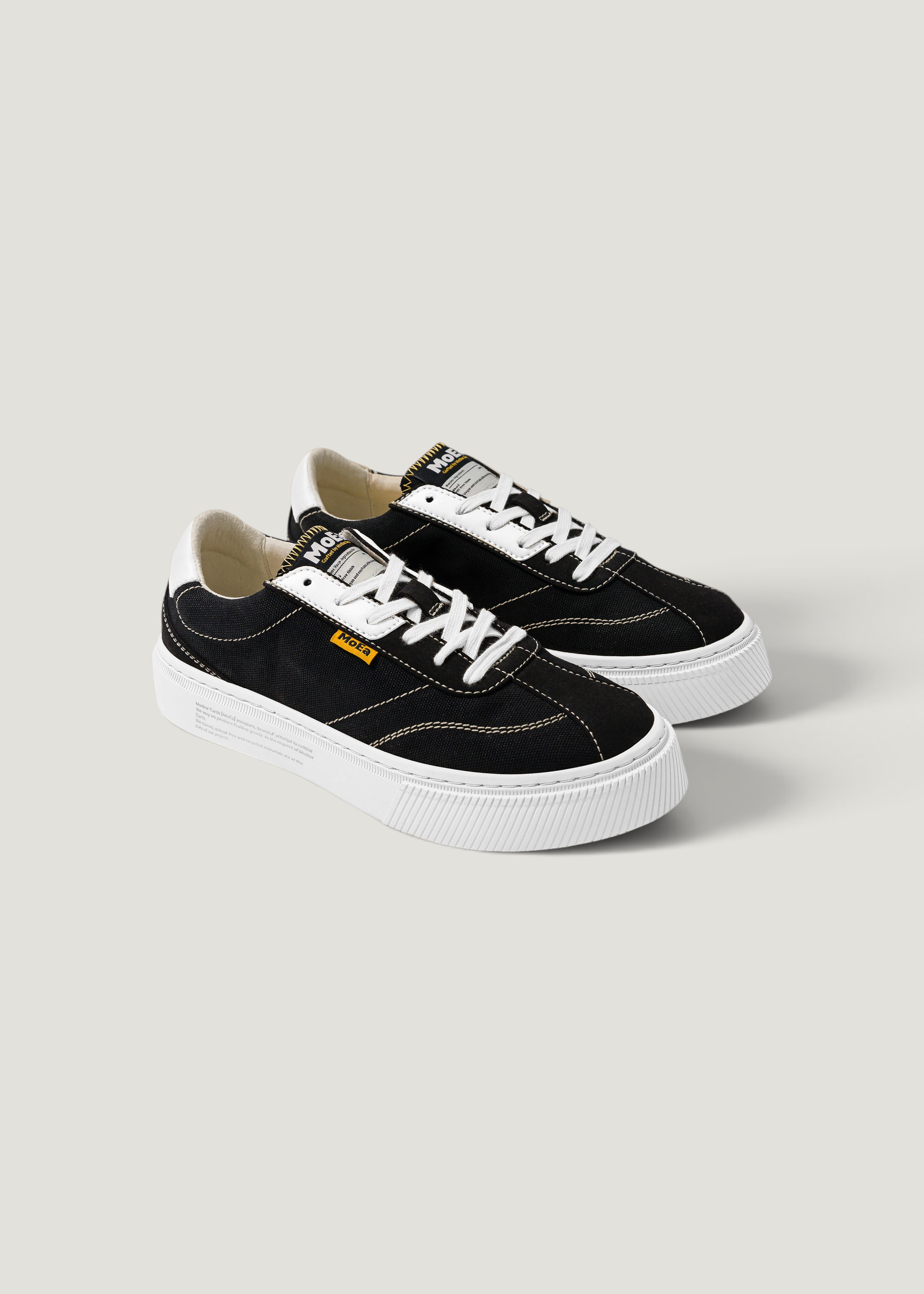 Sneaker aus recycelten Materialien | Schwarz " gen4 - banana black&white", Moea, Foto 2