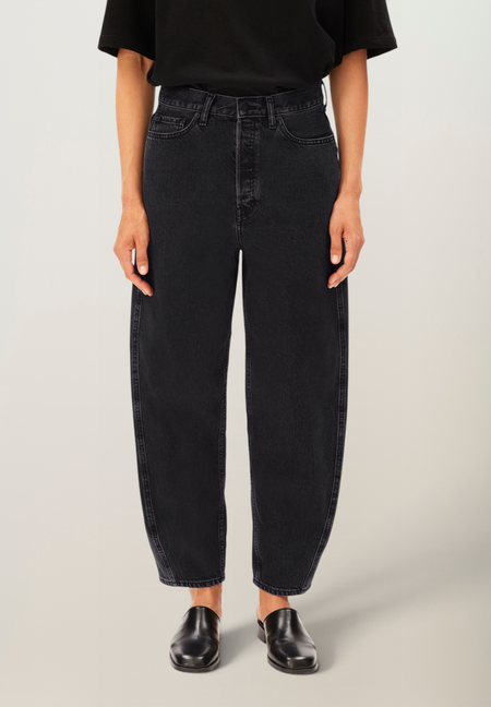 Jean ballon en coton recyclé | noir "Baarly high waist barrel jean - ebony black", Armedangels, photo 1
