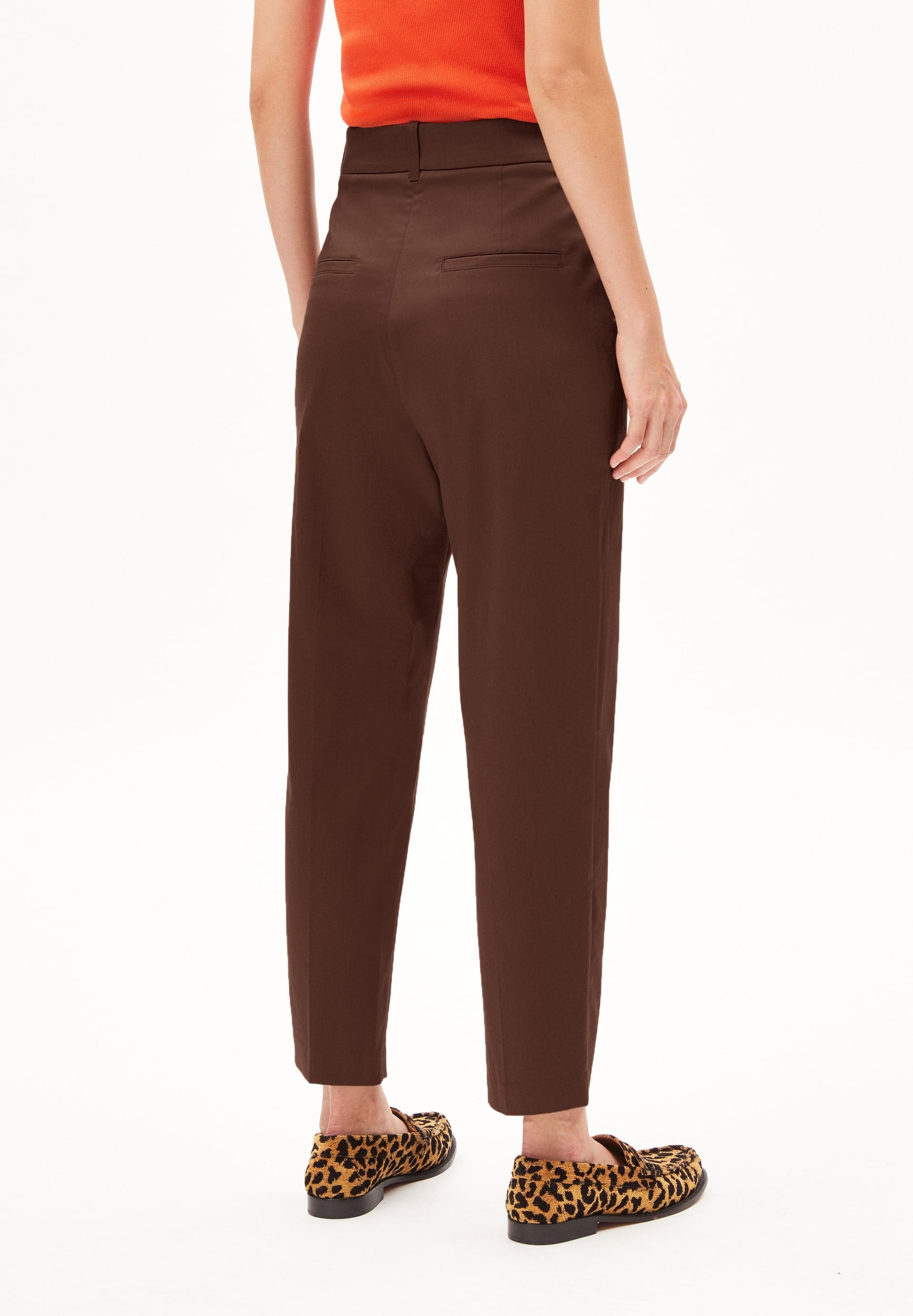 Bundfaltenhose aus Bio-Baumwolle | Braun "warmaar deep brown", Armedangels, Foto 3