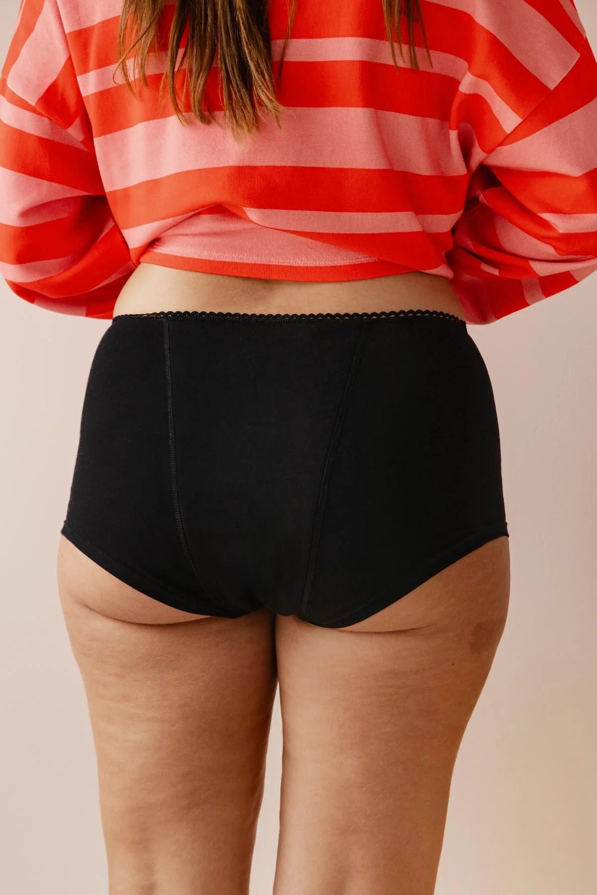 Shorty menstruel flux nuit en coton bio | pirate black, We Are Jolies, photo 2