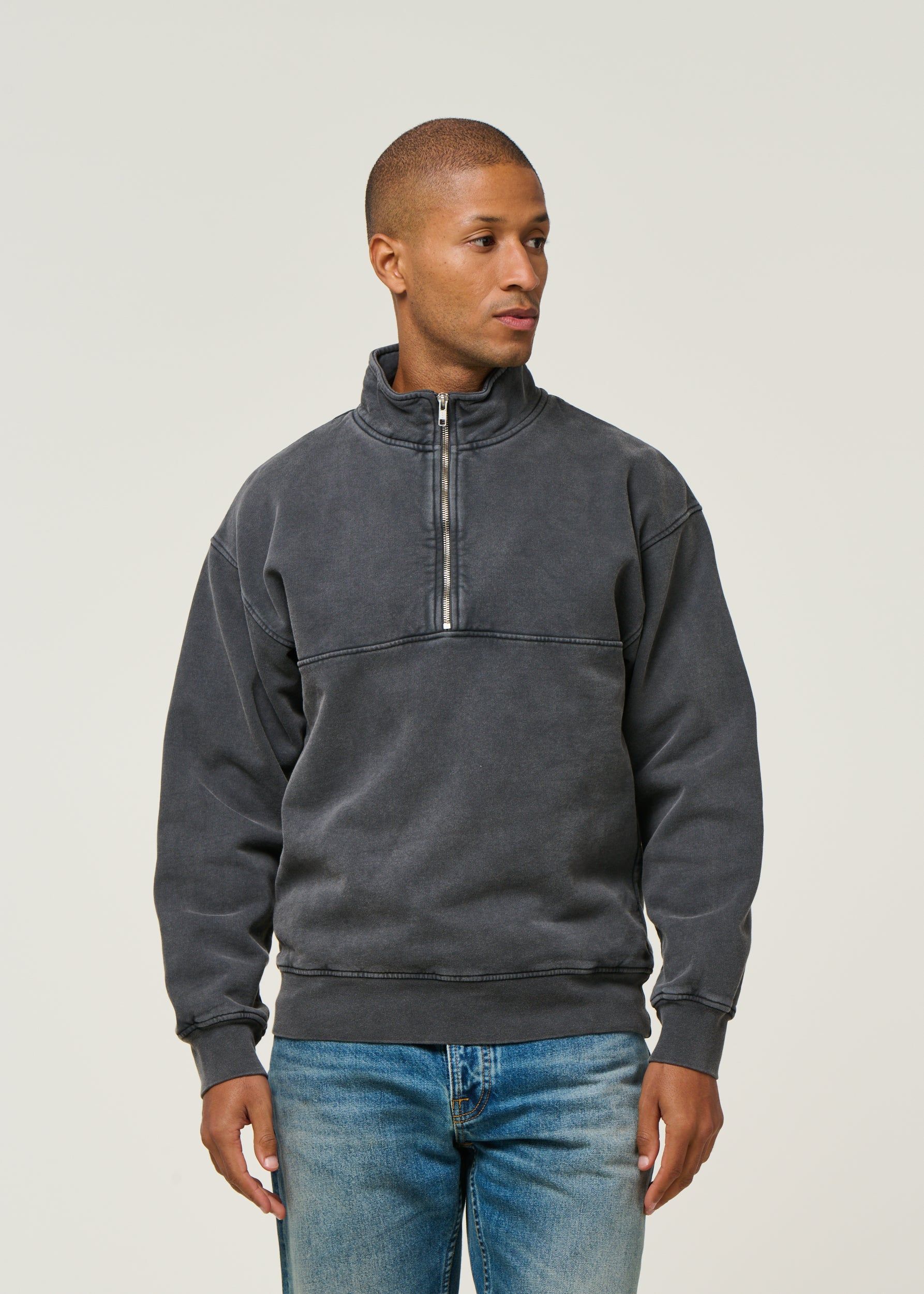 Sweat camionneur col zippé en coton bio | noir "faded black", Colorful Standard, photo 1