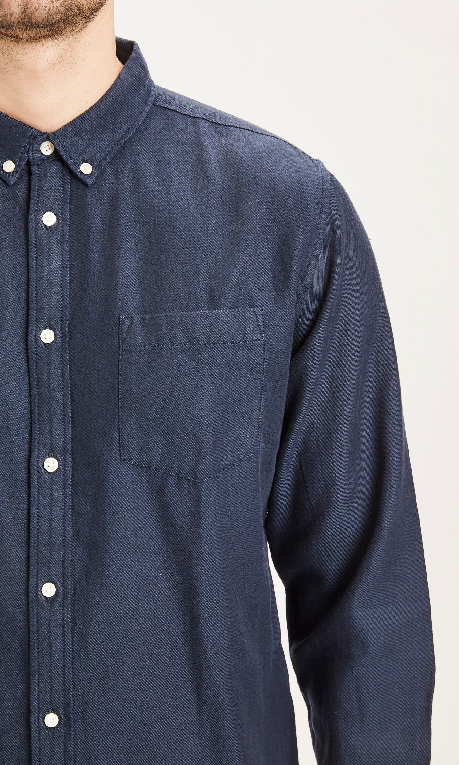 Chemise bleue en tencel et coton bio - larch dark denim, Knowledge Cotton Apparel, photo 2