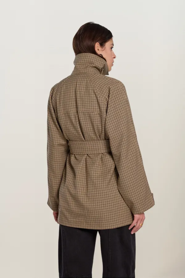 Trench court en matière recyclée | marron "Elio - carreaux", Nitah