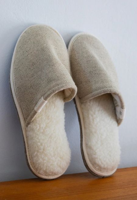 Chaussons en laine recyclée | beige "simone chevrons beige"