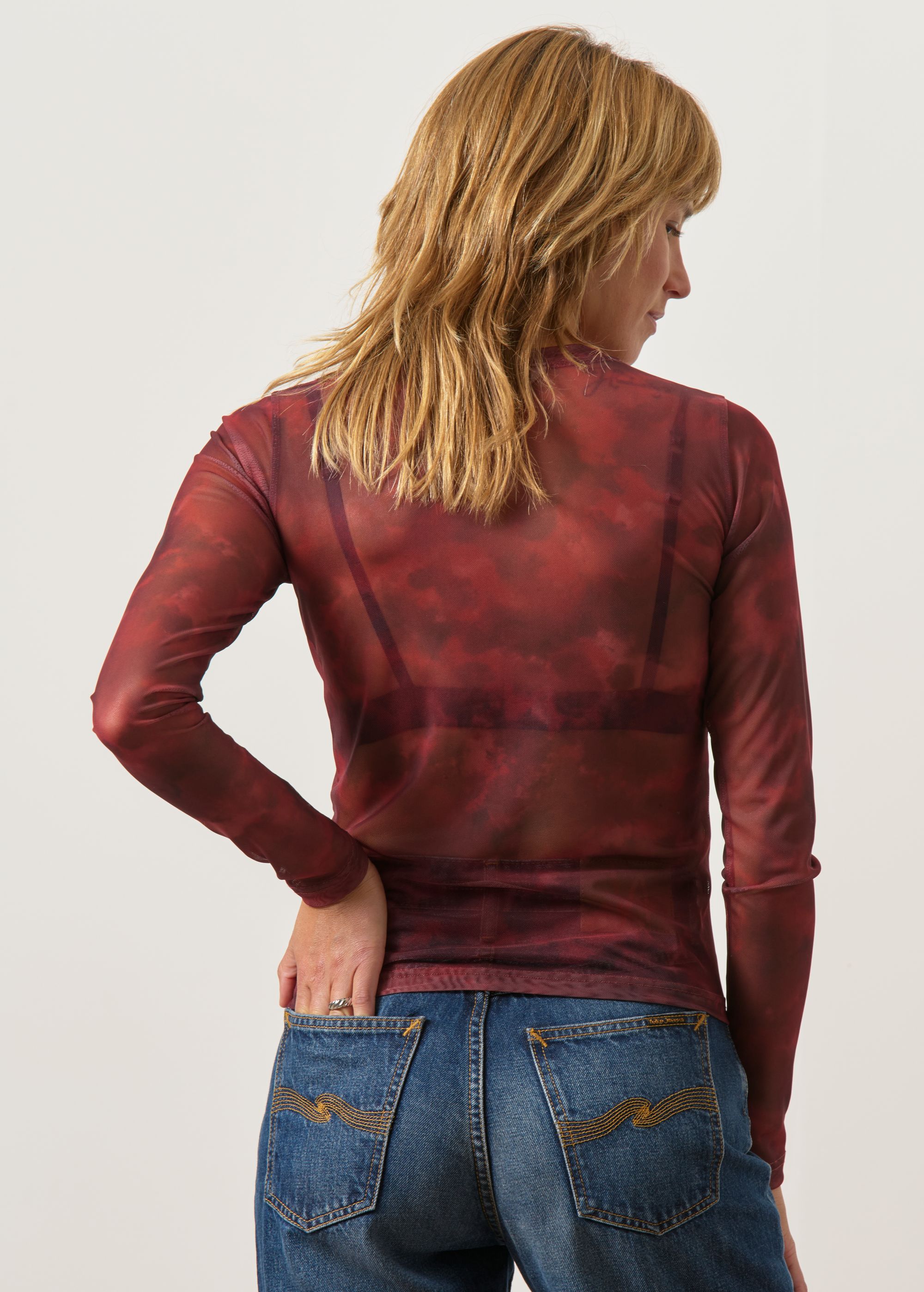 Transparentes Langarmtop aus recycelten Materialien | rot "Dora - carmine-curl", Jan'n June, Foto 4
