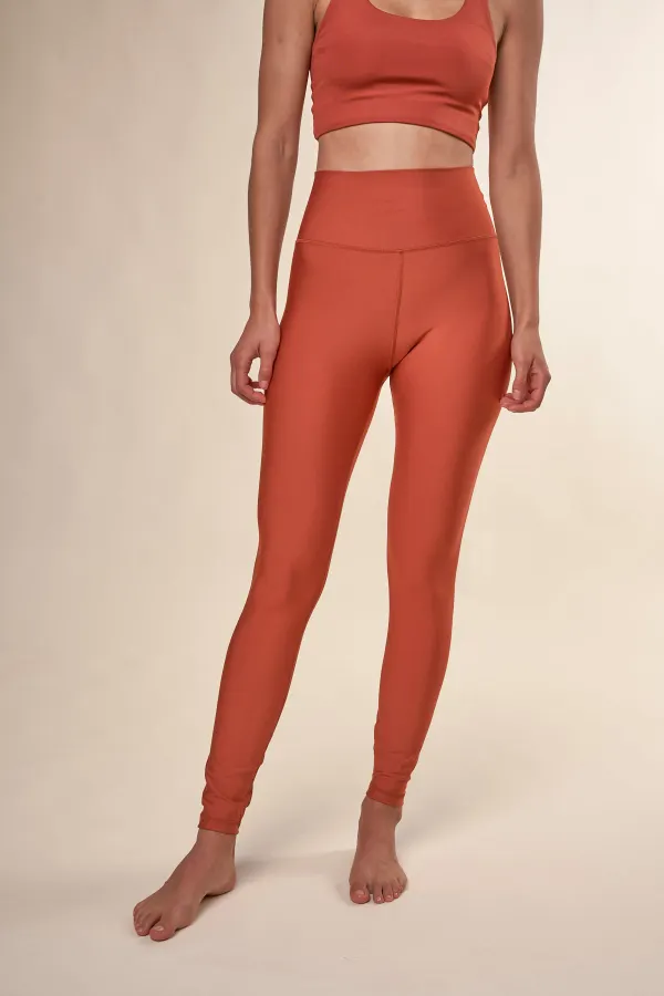 Legging en matières recyclées | terracotta "active high-rise legging dark amber", Colorful Standard