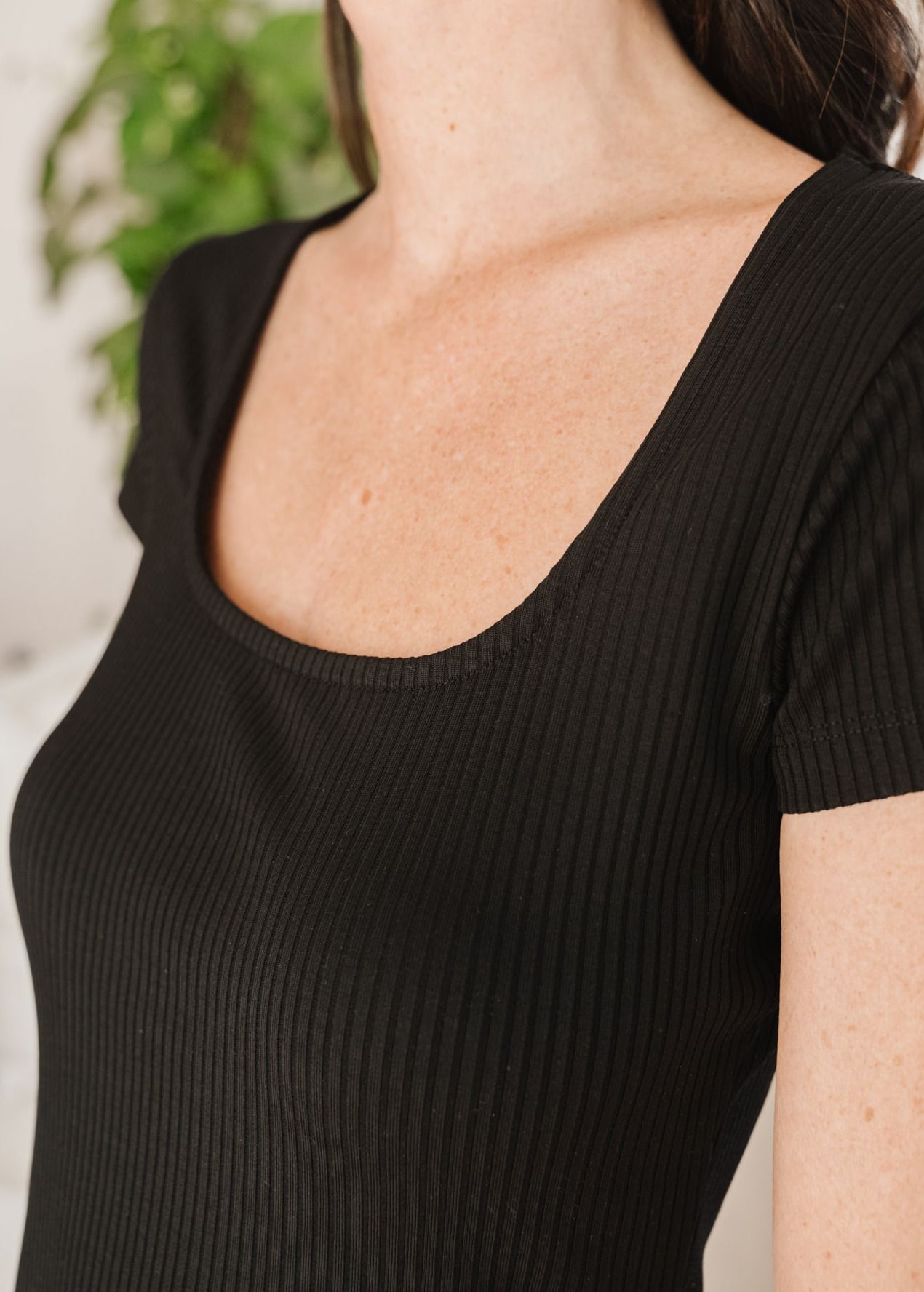 Tee-shirt col carré en Tencel côtelé "Nita" | noir, WeDressFair, photo 5