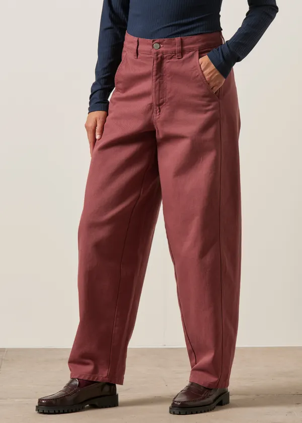 Pantalon ballon en coton bio | bordeaux "Barrel-leg pant - washed burgundy", Rotholz