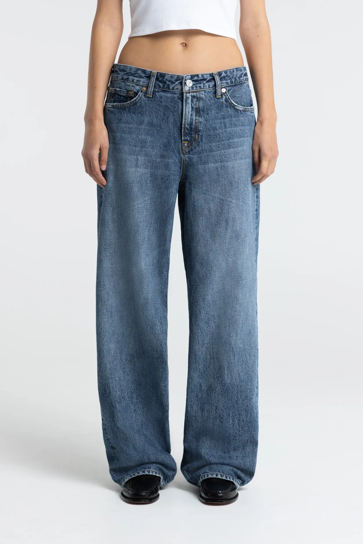 Jean large taille basse en coton bio | bleu "joan ceky blue worn", Kings of Indigo, photo 1