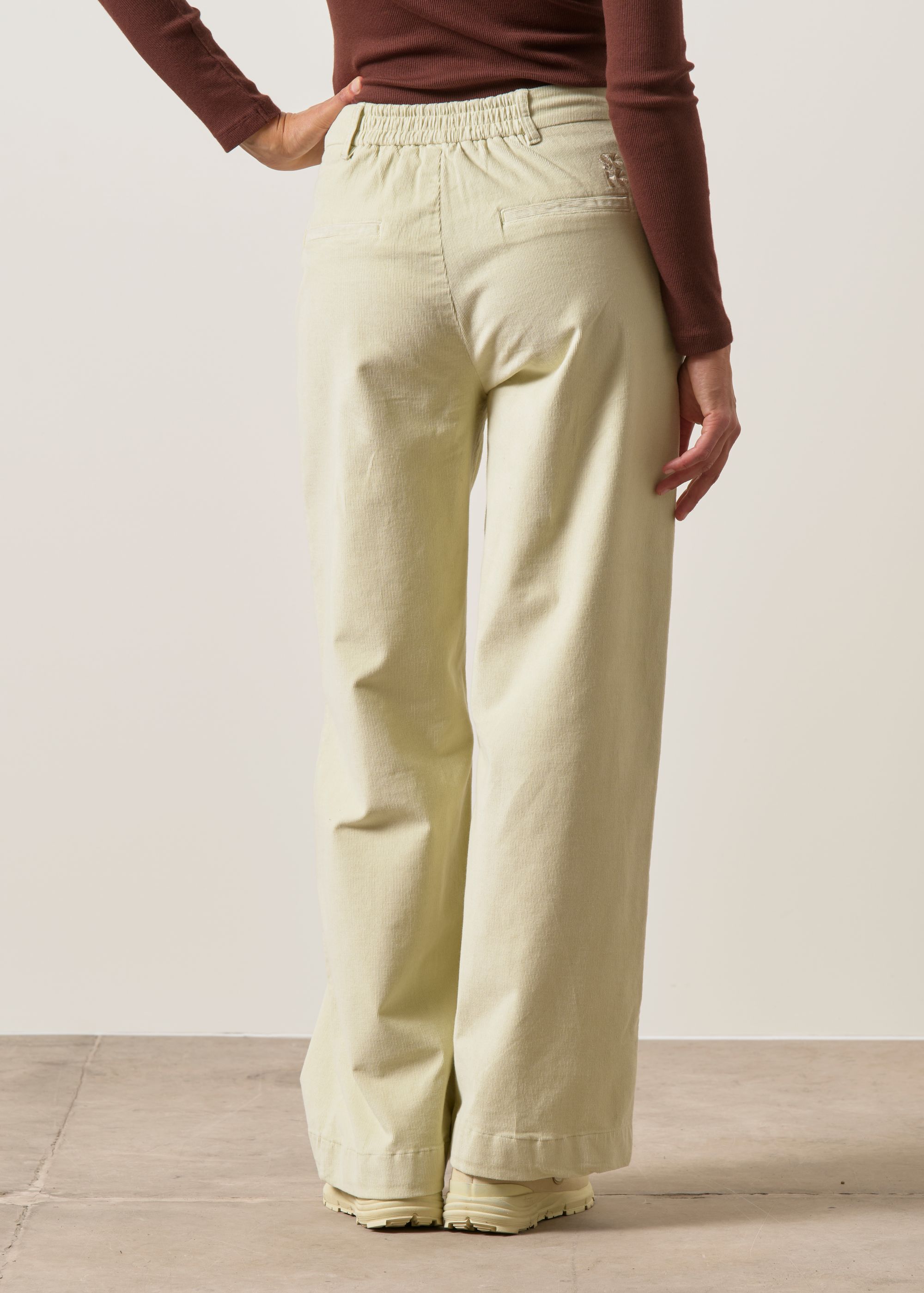 Pantalon velours côtelé droit en coton bio | écru "sorgin", SKFK, photo 3