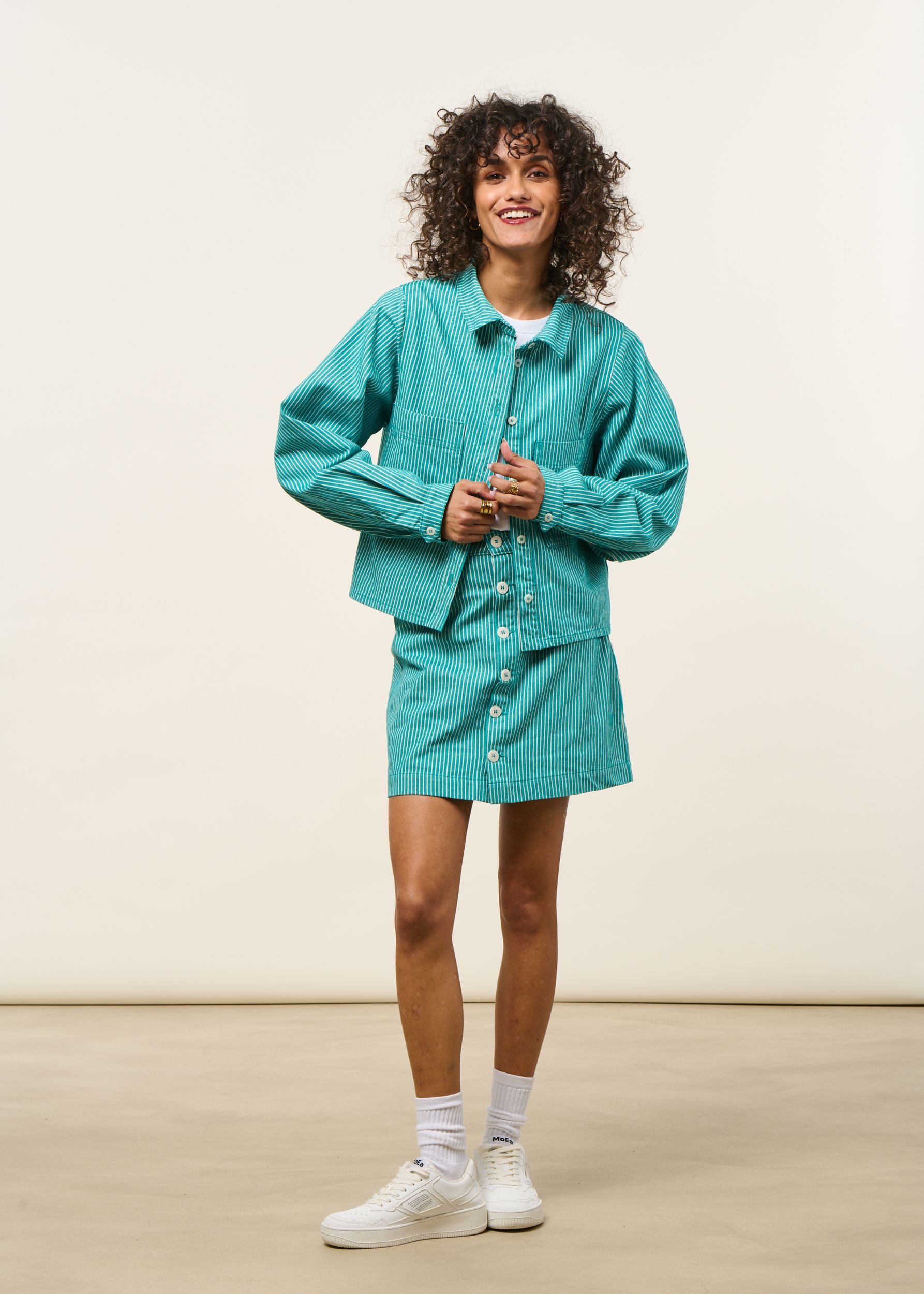 Kurzer Rock aus Bio-Baumwolle und recycelten Materialien | Türkis "denim stripes mini skirt", Brava Fabrics, Foto 6