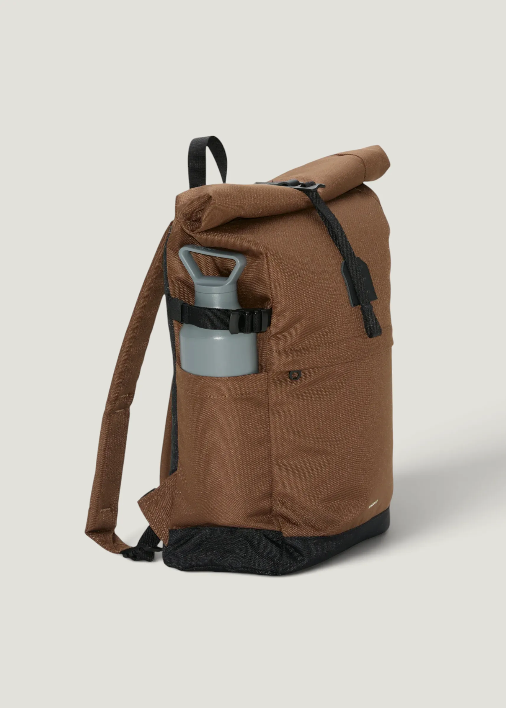 Sac à dos 23l en matière recyclée | marron "Icon rolltop backpack 14 - brown", Sandqvist, photo 2