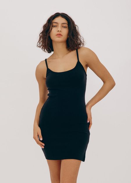 Robe moulante noire en tencel | noire "soft knit slip dress - black"