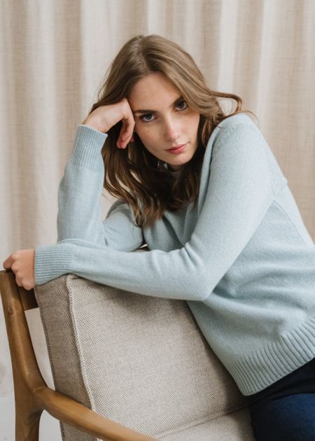 Pull en cachemire recyclé | bleu ciel "edda - azzuro plumbago"