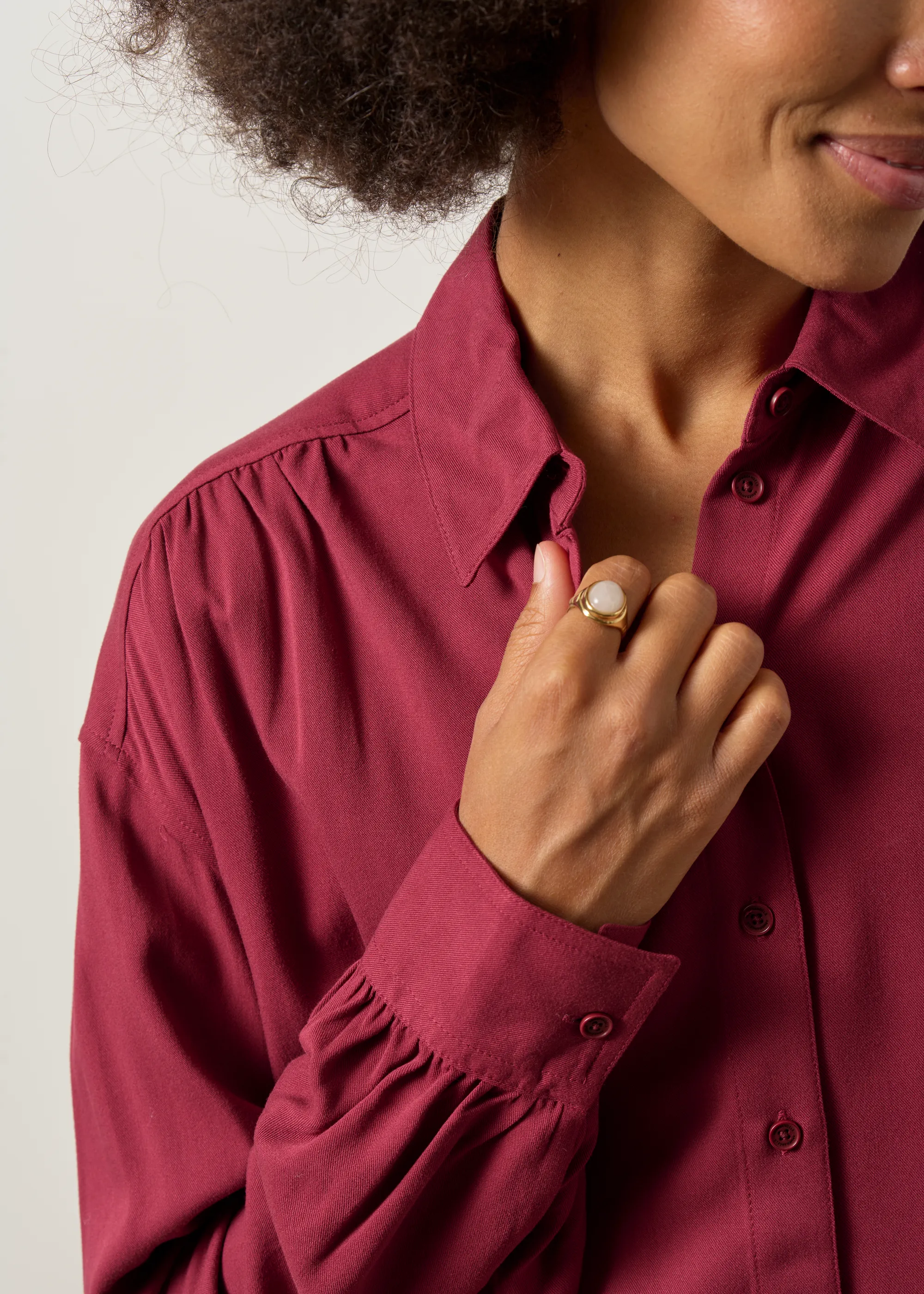 Chemise en viscose ecovero | bordeaux "Efinaraa ecovero blouse | velvet red", Armedangels, photo 2