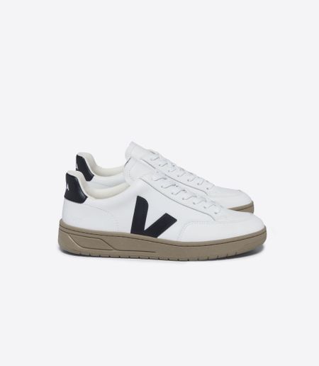 Baskets en cuir et suède certifié | blanc et noir "v-12 leather extra white black dune"
