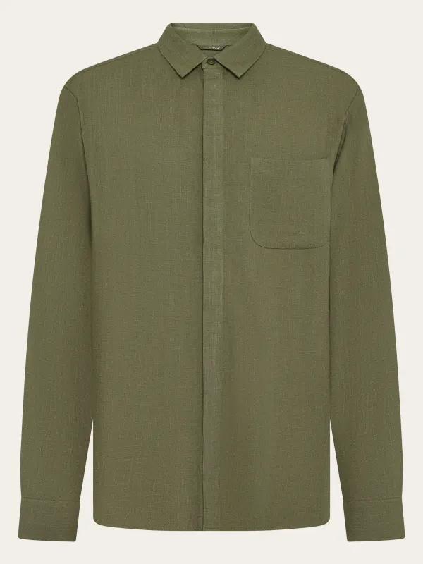 Chemise en ecovero et lin bio | verte "Linen-mix shirt - burned olive", Knowledge Cotton Apparel