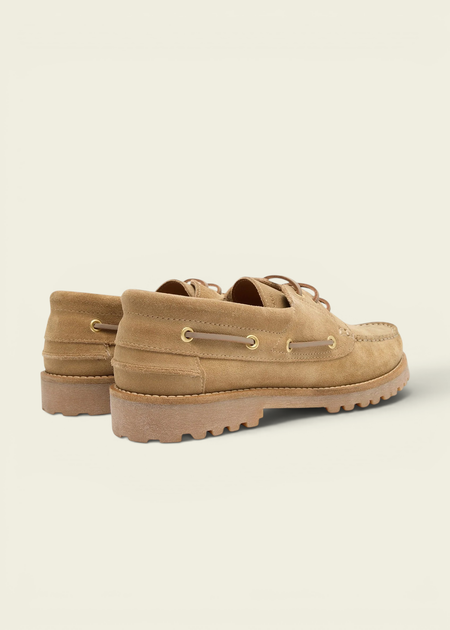 Chaussures bateau en cuir certifié | ollie boat shoe - earth suede - Garment Project