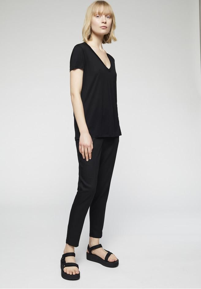 T-shirt col v noir en tencel - juliaa, Armedangels, photo 3