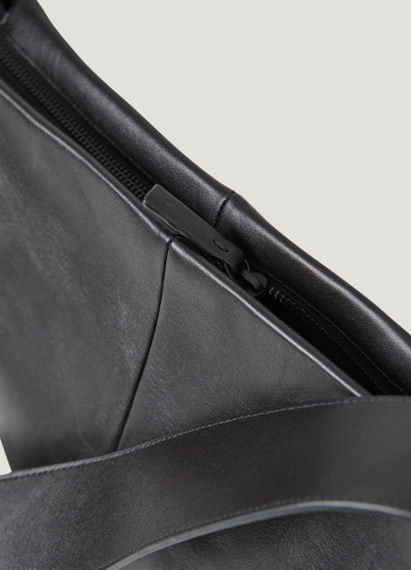 Sac bandoulière en cuir certifié | noir "stockholm", Vagabond, photo 4