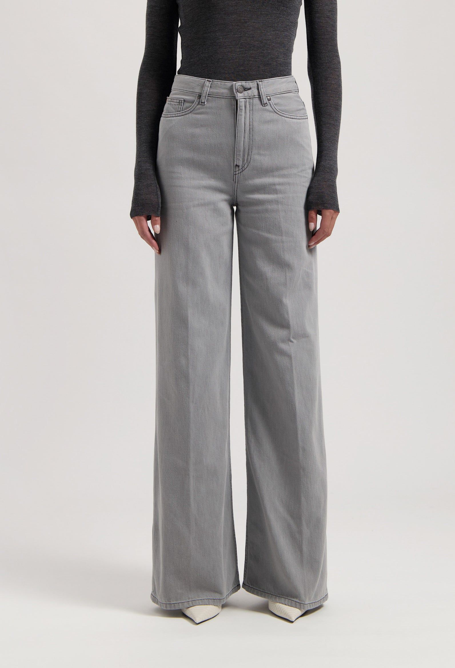 Jean ample en coton bio et recyclé | gris clair "sara high loose flow marge grey", Mud Jeans, photo 1