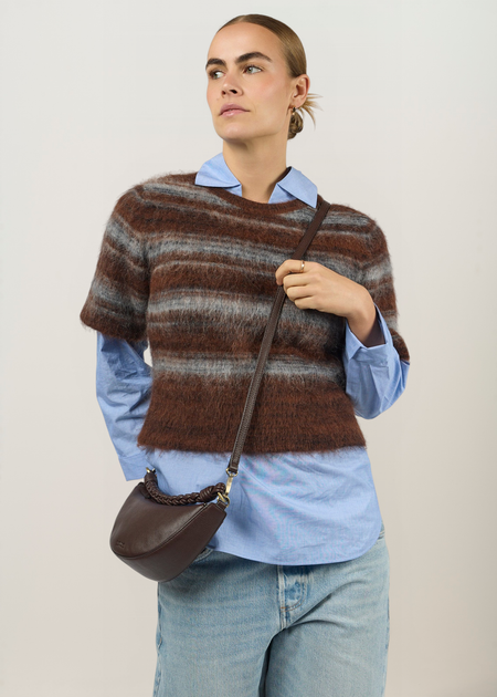 Sac à en cuir certifié | chocolate "leo mini - chocolate soft grain (twisted handle)" - O My Bag