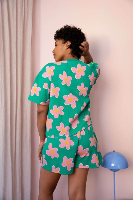 Pyjama gaufré en coton bio | multicolore "Pyjama big flower - vert, rose" Collab We are Jolies x Hindbag - We Are Jolies