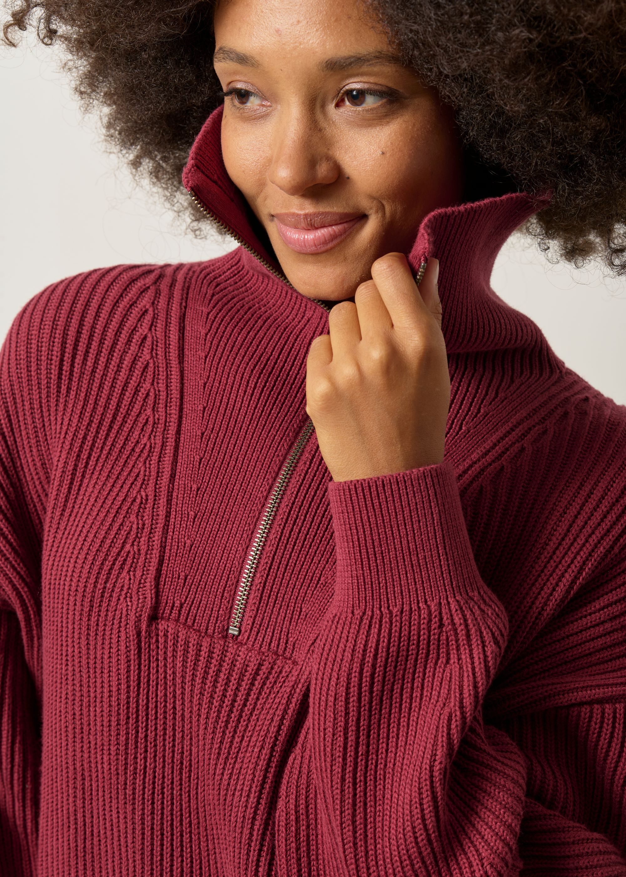 Pull camionneur en coton bio | bordeaux "Vanisé rib knit troyer - velvet red", Armedangels, photo 4