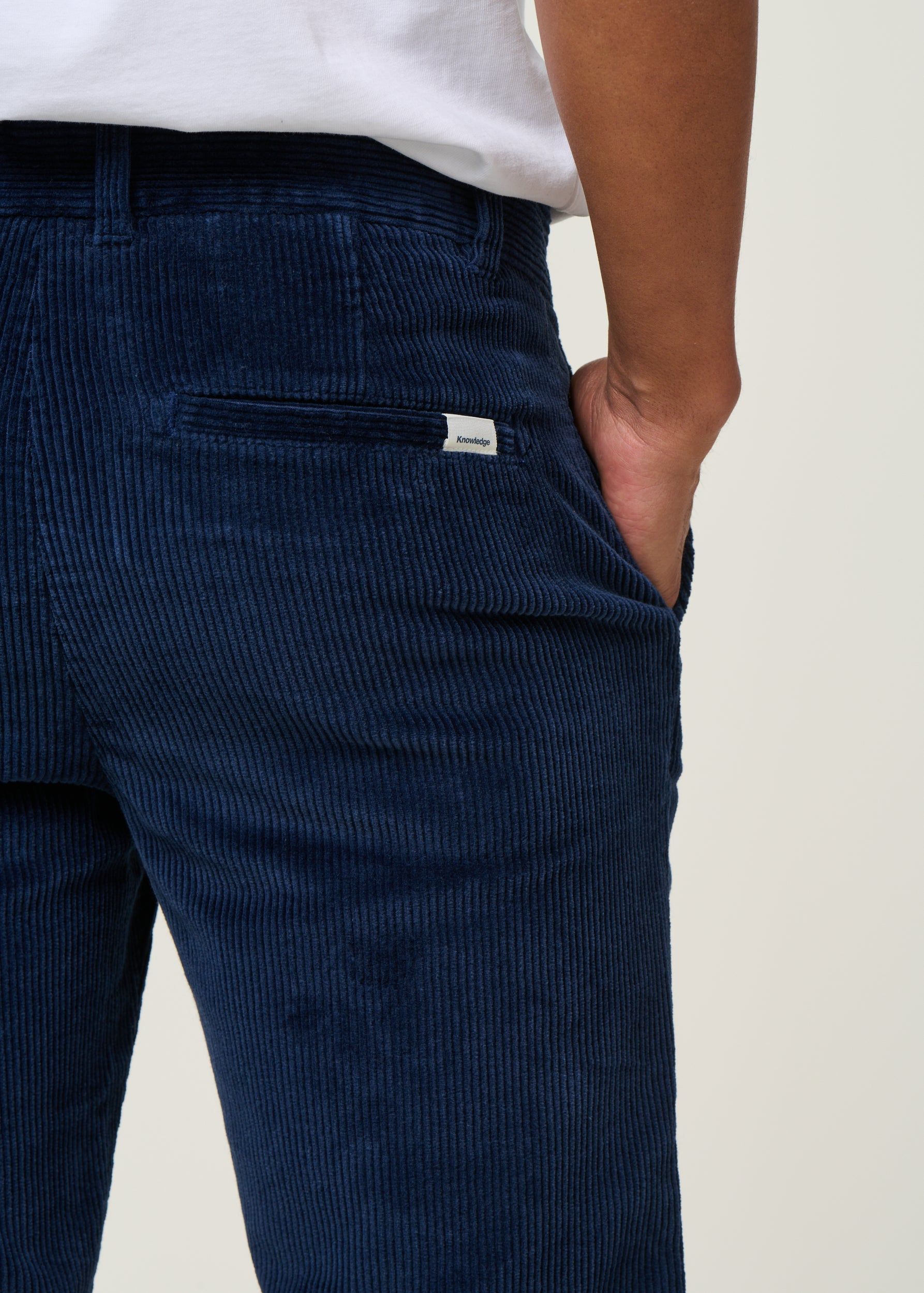 Chino droit en velours côtelé | bleu "chuck corduroy pants - night sky", Knowledge Cotton Apparel, photo 2