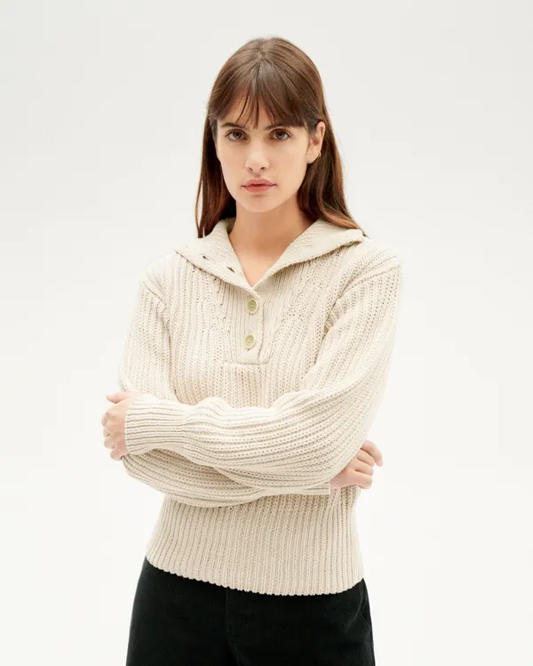 Lockerer Pullover mit hohem Kragen aus recycelten Materialien | Weiß "white susi knitted sweater", Thinking Mu