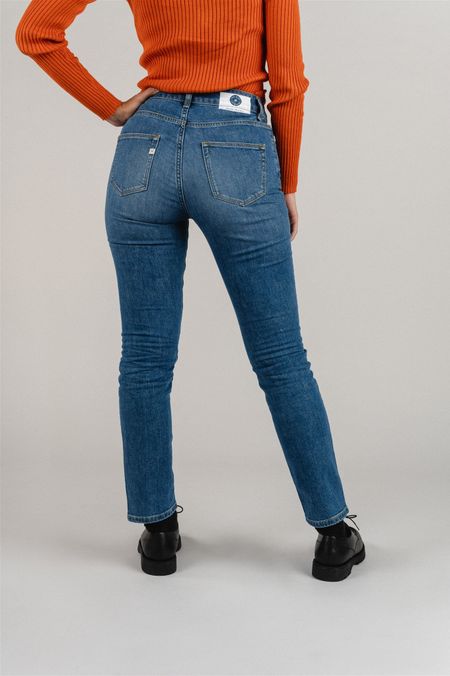 Slim-Jeans aus Bio-Baumwolle und recycelter Baumwolle | Blau "easy go used stone", Mud Jeans, Foto 3