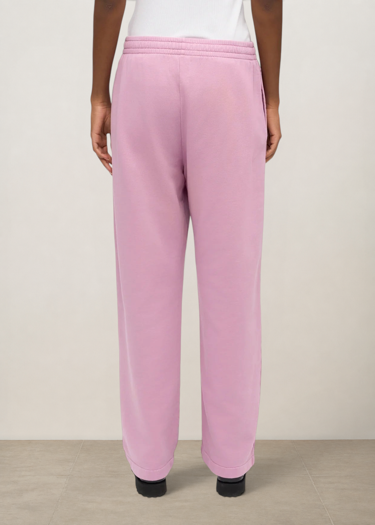 Jogging ample en coton bio | rose "organic straight leg sweatpants - cherry blossom", Colorful Standard, photo 3