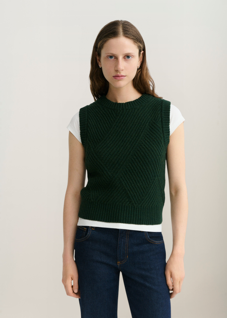 Pull sans manches en laine mérino | vert "Green kaia knitted vest - green" - Thinking Mu