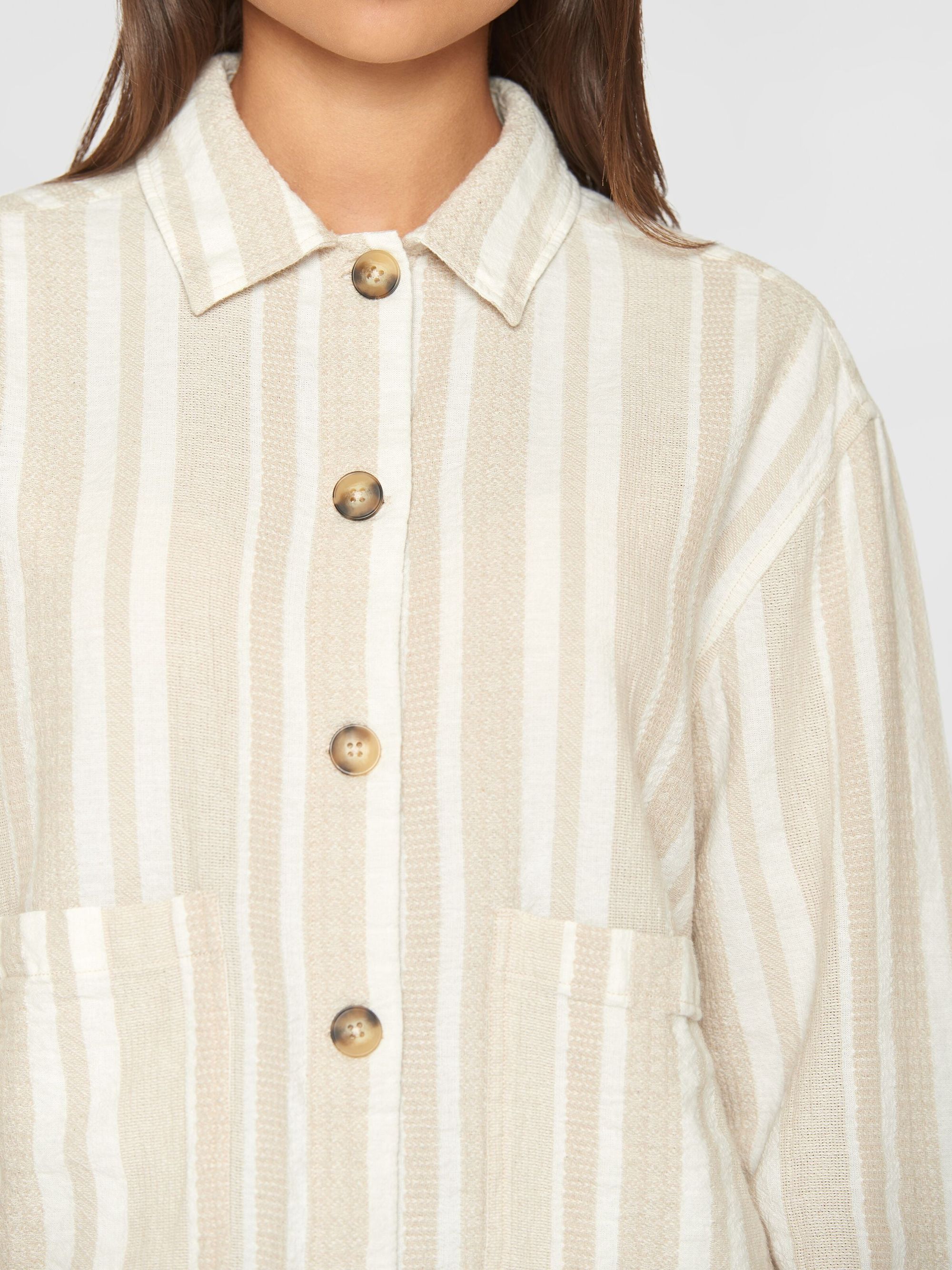 Leichte Jacke aus Bio-Baumwolle | Weiß-beige gestreift "jacquard woven overshirt beige stripe", Knowledge Cotton Apparel, Foto 2