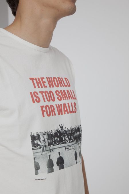 T-shirt imprimé blanc en coton bio - no walls berlin, Thinking Mu, photo 3
