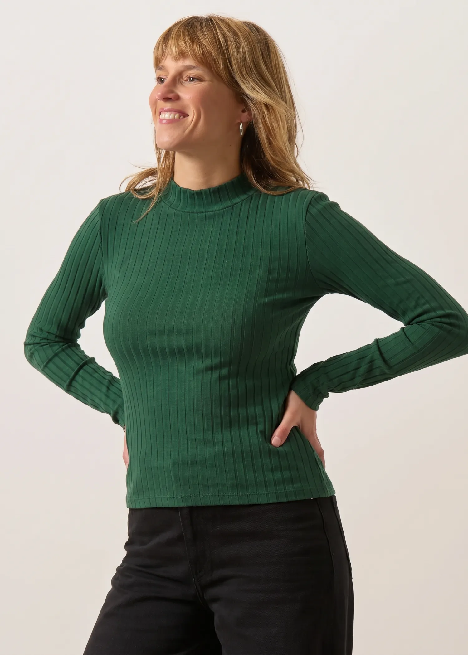 Sous-pull côtelé en coton bio | vert-foret "Elma", WeDressFair, photo 4