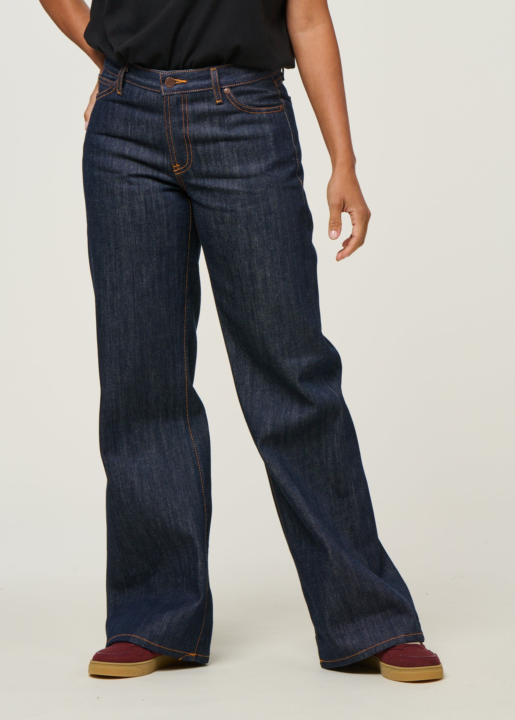 Ausgestellte Jeans mit tiefer Taille aus Bio-Baumwolle | Raw "wide heidi - dry-sunburns", Nudie Jeans, Foto 3