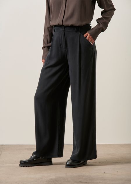 Weite Bundfaltenhose aus Tencel | Schwarz "Black molly pants", Thinking Mu, Foto 5