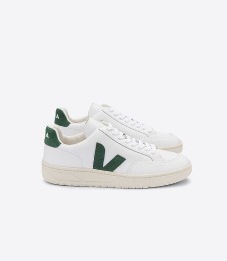 Baskets basses en cuir et suède certifiés | vert "v-12 leather extra white cyprus"