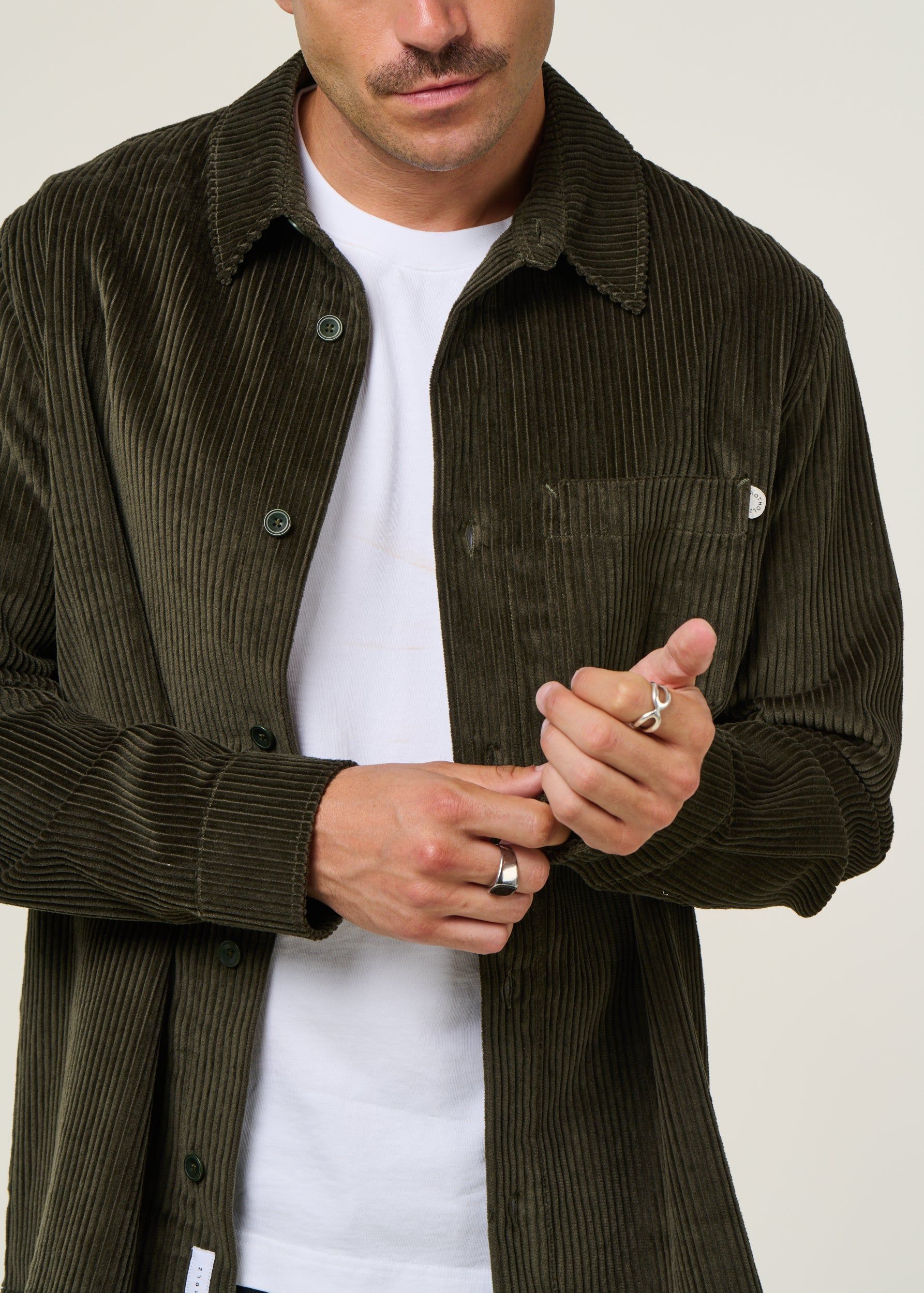 Surchemise velours en coton bio | vert "cord casual shirt organic cotton - dark green", Rotholz, photo 2