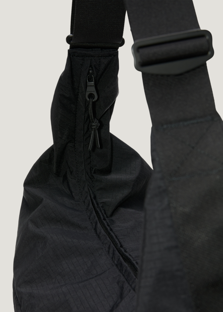 Sac bandoulière 20L en matière recyclée | noir "Grid shoulder bag - black", Sandqvist, photo 3