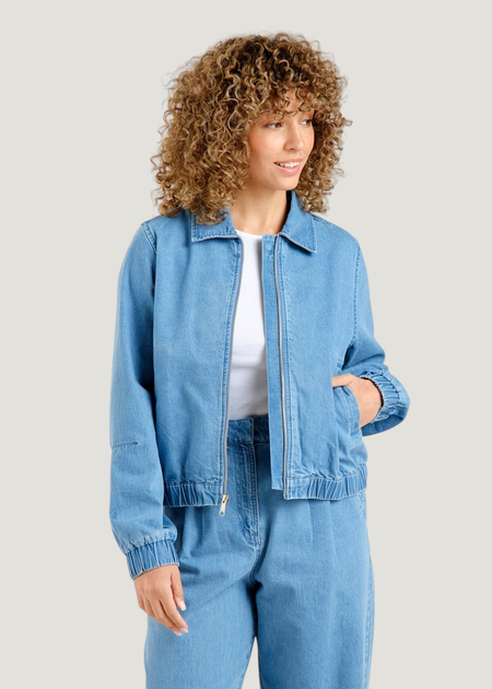 Veste denim léger en coton bio | bleu clair "jacket sunna denim light blue" - Dedicated