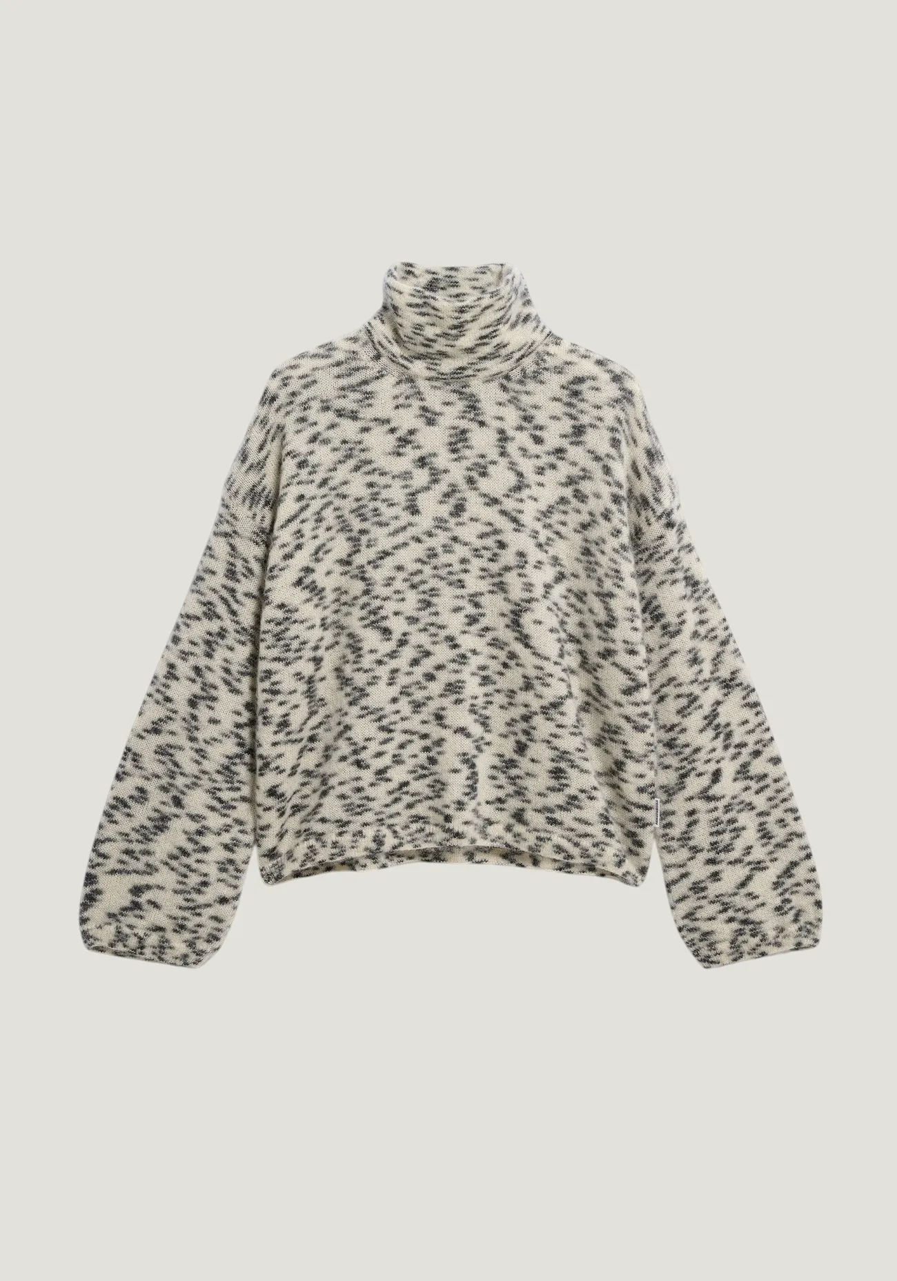 Pull col montant en laine bio et mohair certifiée| blanc et noir, Armedangels, photo 7