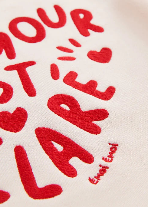 Sweat brodé en coton bio | crème "l'amour est déclaré", émoi émoi, photo 5