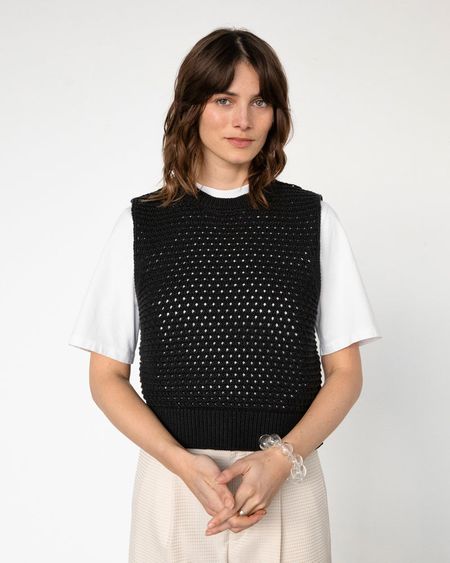 Top maille en coton biologique | noir "knit vest - true black" - Rotholz