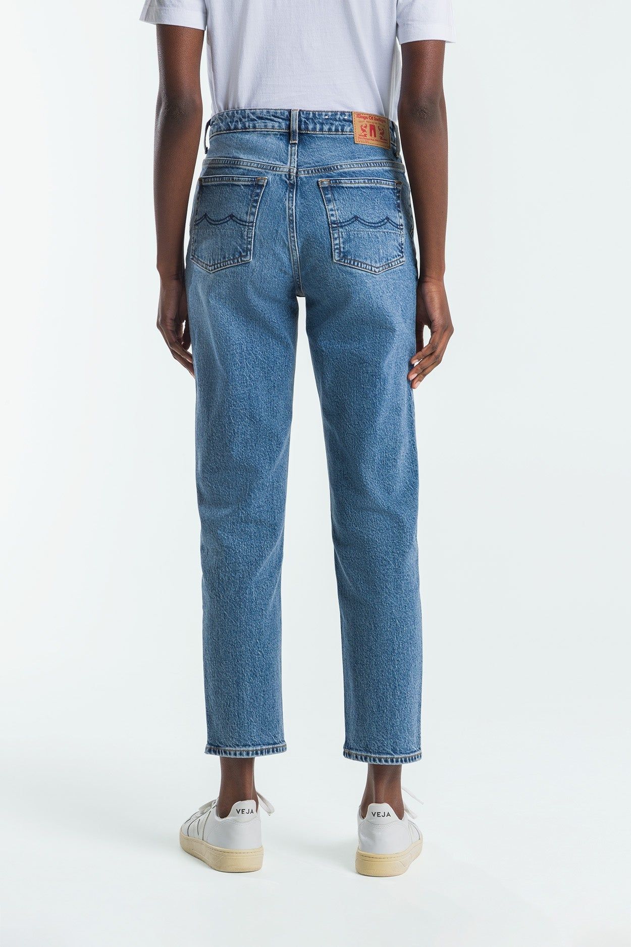 Jean mom en coton recyclé | bleu "caroline cropped stretch - eco xavier blue marble", Kings of Indigo, photo 2