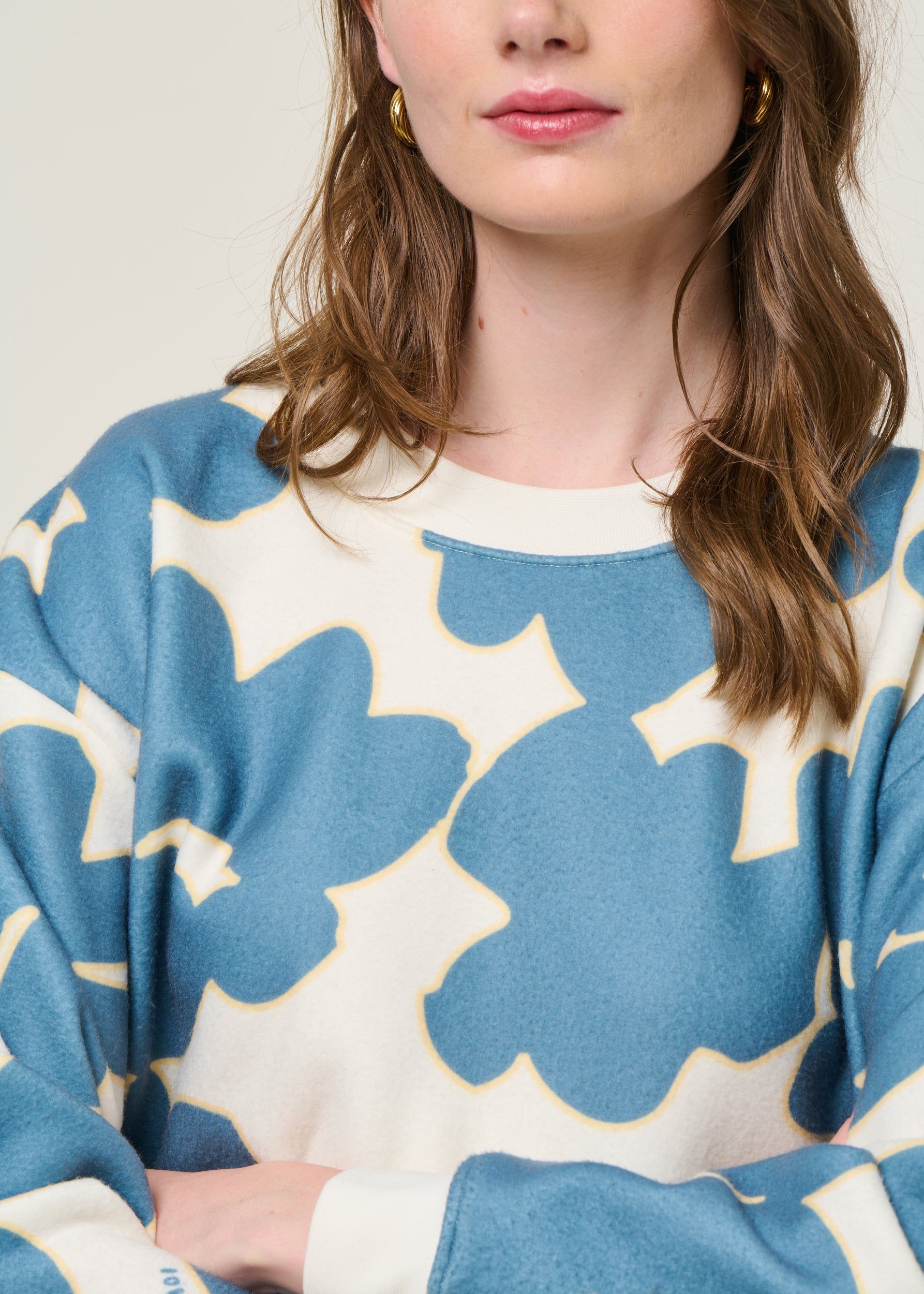 Sweatshirt aus recyceltem Fleece | Blau/Weiß "scarlett fleur du lac", émoi émoi, Foto 2