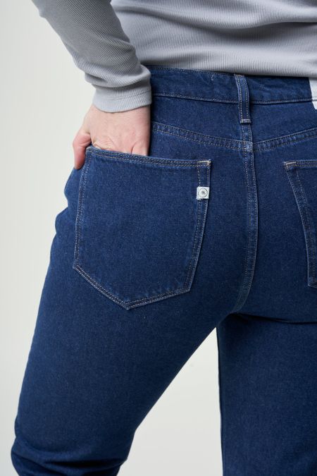 Jeans mit geradem Schnitt aus Bio-Baumwolle und recycelter Baumwolle - piper straight stone indigo, Mud Jeans, Foto 2