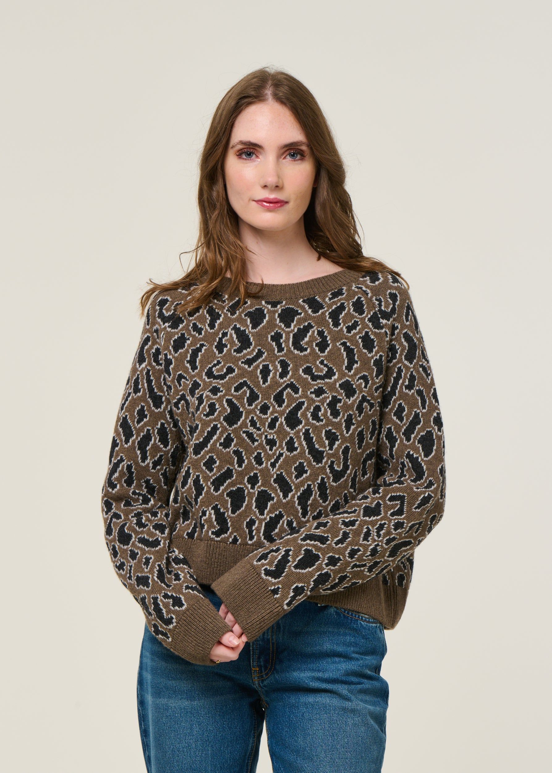 Pullover mit Leopardenmuster aus Wolle | Braun "diliriaa leopaa - walnut cream", Armedangels, Foto 4